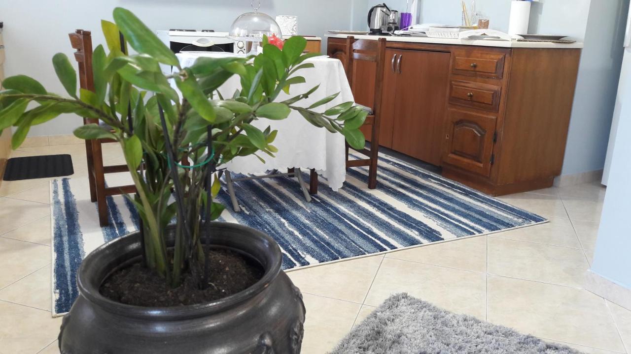 Family Apartments Mesolóngion 외부 사진